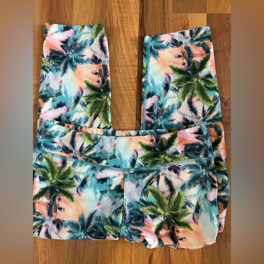 NUX Tropical Print Leggings